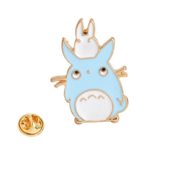 NWT Adorable Totoro Enamel Pin - Picture 1 of 3